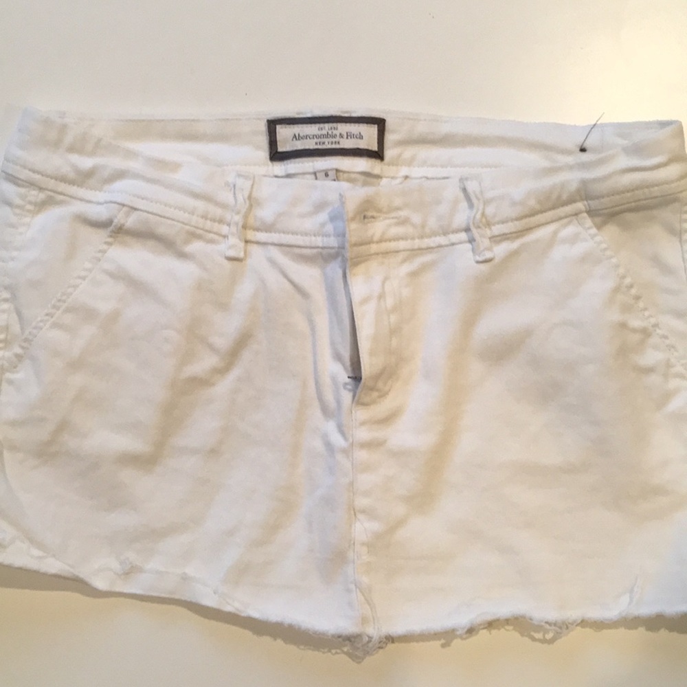 White Abercrombie and Fitch skort
